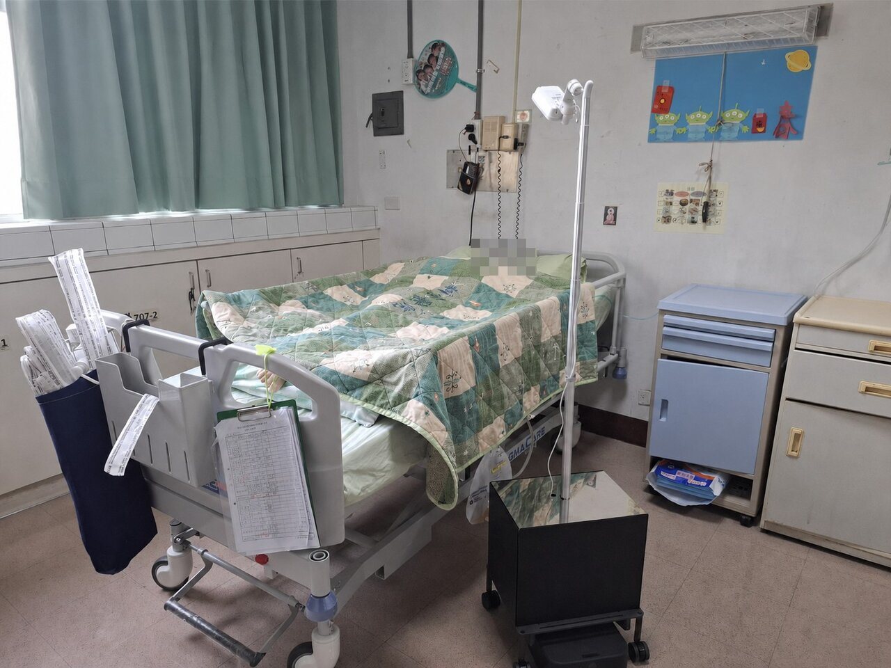 滑到床邊靜止即可零接觸量測呼吸、心跳（圖片出處：聯合報／記者謝進盛）
